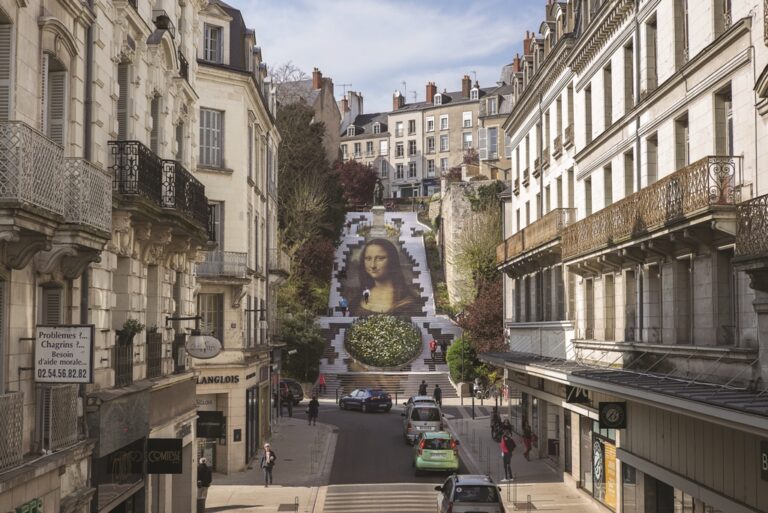 L’escalier Denis-Papin, la carte postale de la ville de Blois